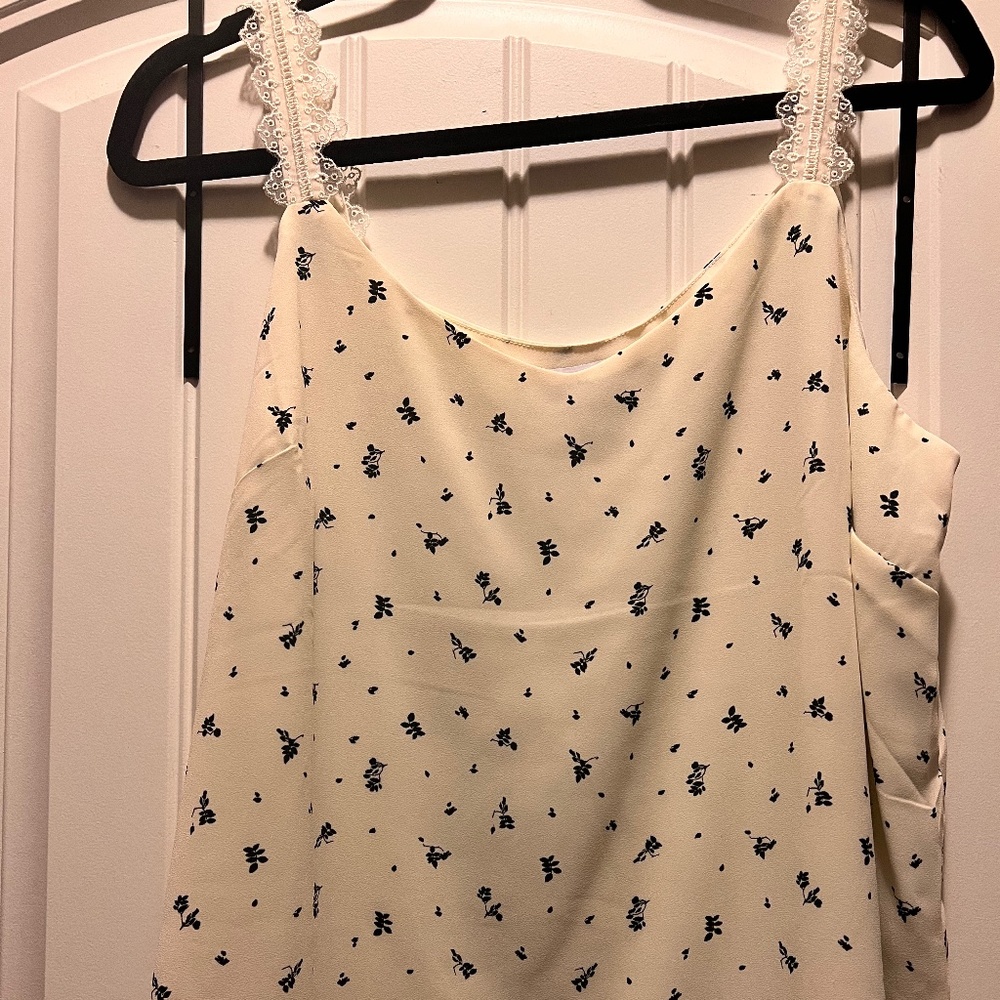 Sleeveless white tops